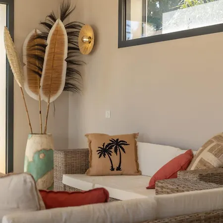 Capucine - Modern Villa *