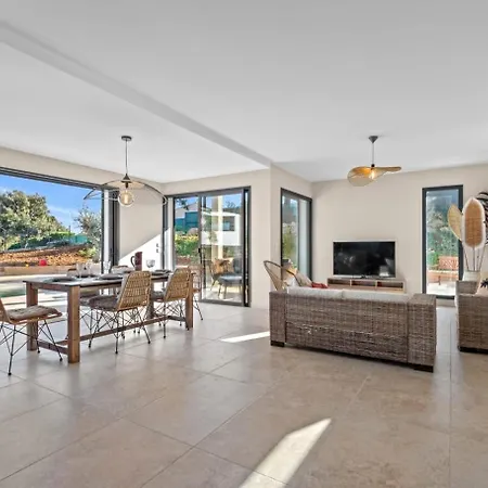 Capucine - Modern Villa Antibes