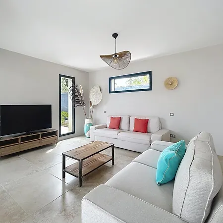 Capucine - Modern Antibes