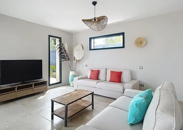 Capucine - Modern Antibes