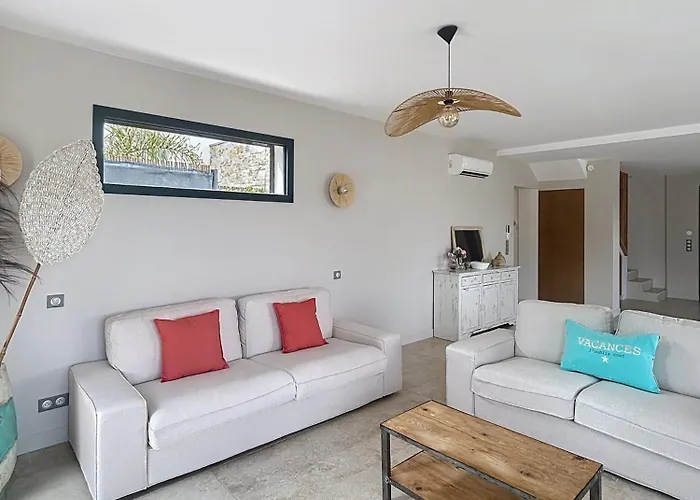 Capucine - Modern Villa