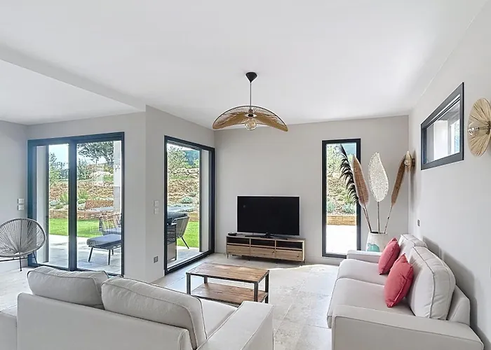 Capucine - Modern Villa Antibes